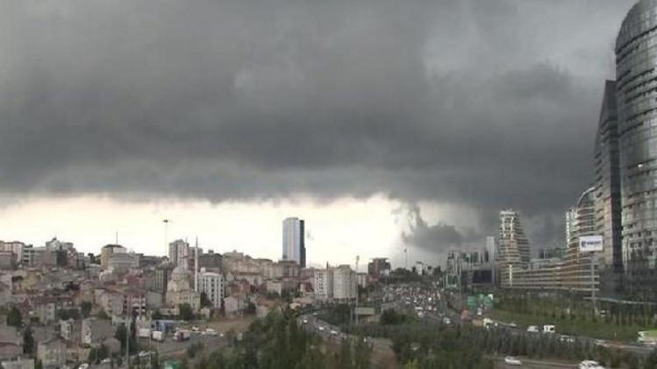  İstanbul'da gündüz geceye döndü!