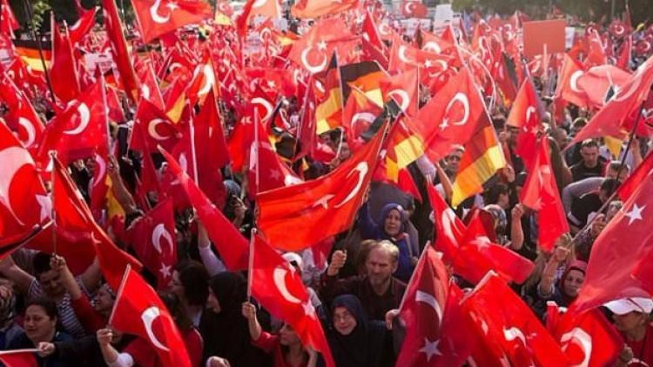 Almanya'da Türkler seçime katılsın diye...