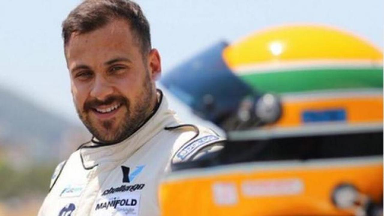 &Uuml;mit Erdim &ouml;l&uuml;mden d&ouml;nd&uuml;