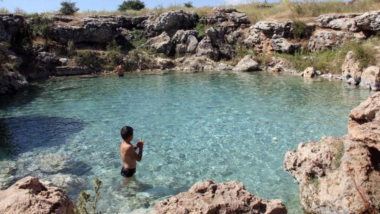 Bu suya giren farklı çıkıyor... 'Uyuz Gölü'