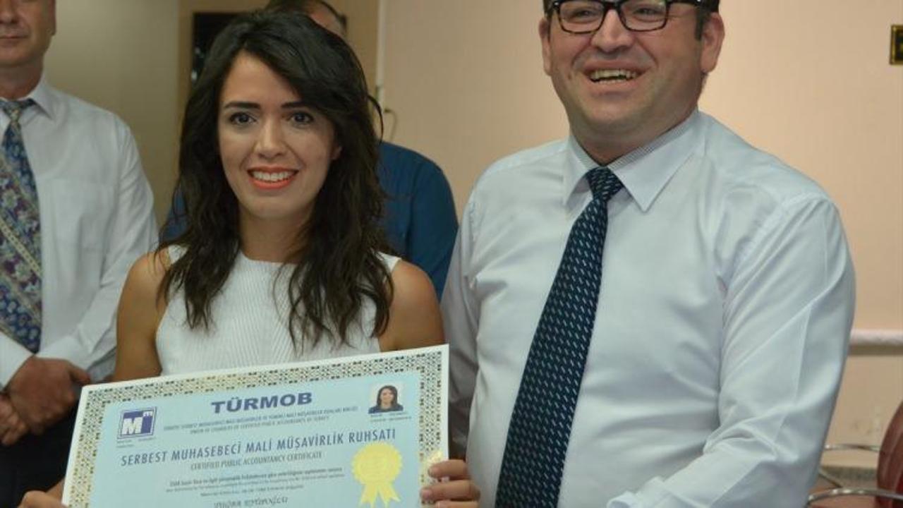 Yeni mali müşavirler ruhsatlarını aldı