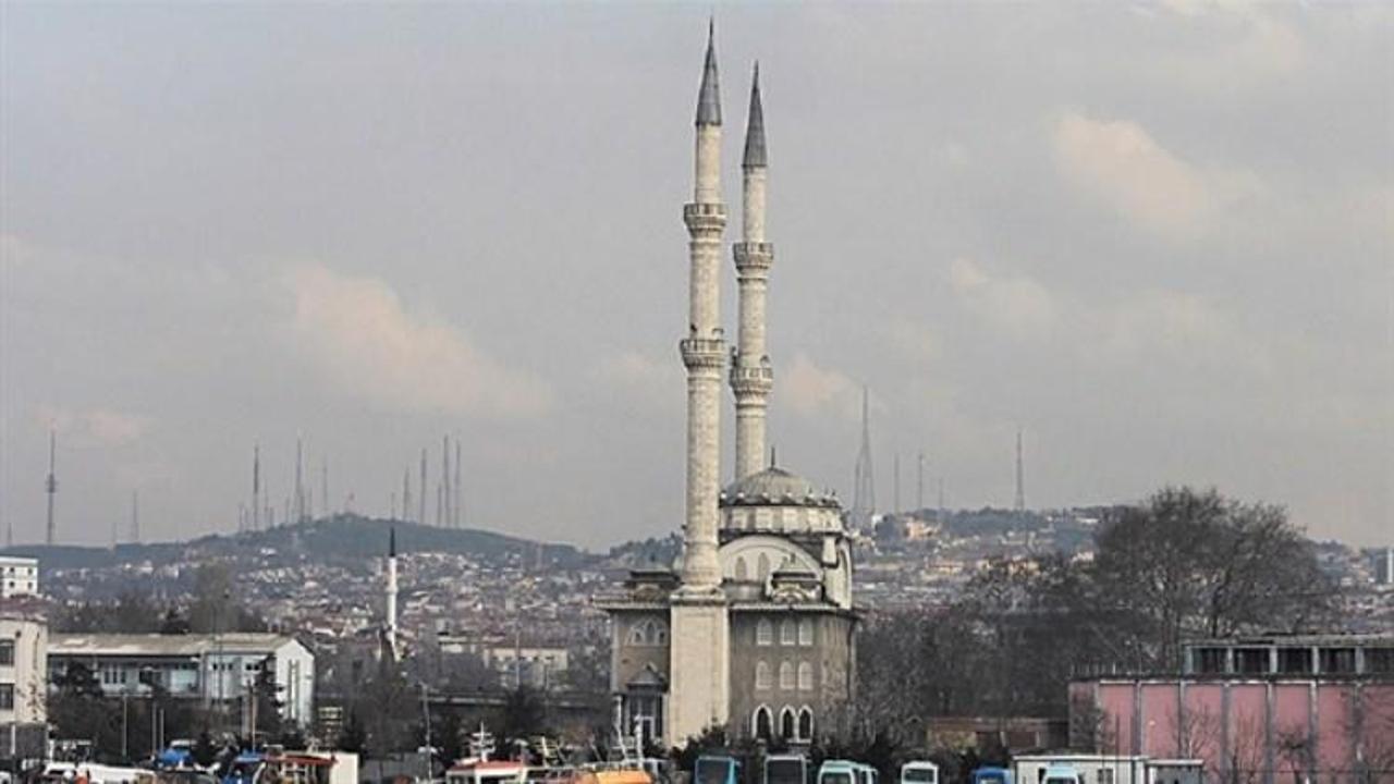 Haydarpaşa Camii’nin minaresi devrildi