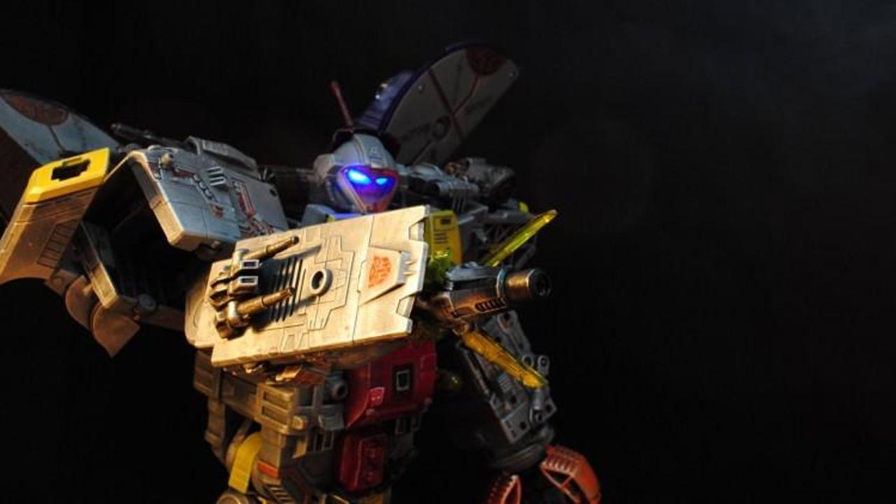 Transformers ile uçuşa geçti!