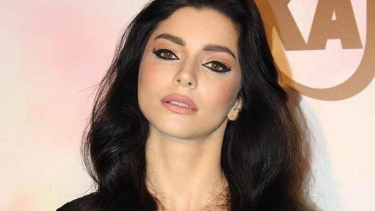 Merve Boluğur imaj değiştirdi