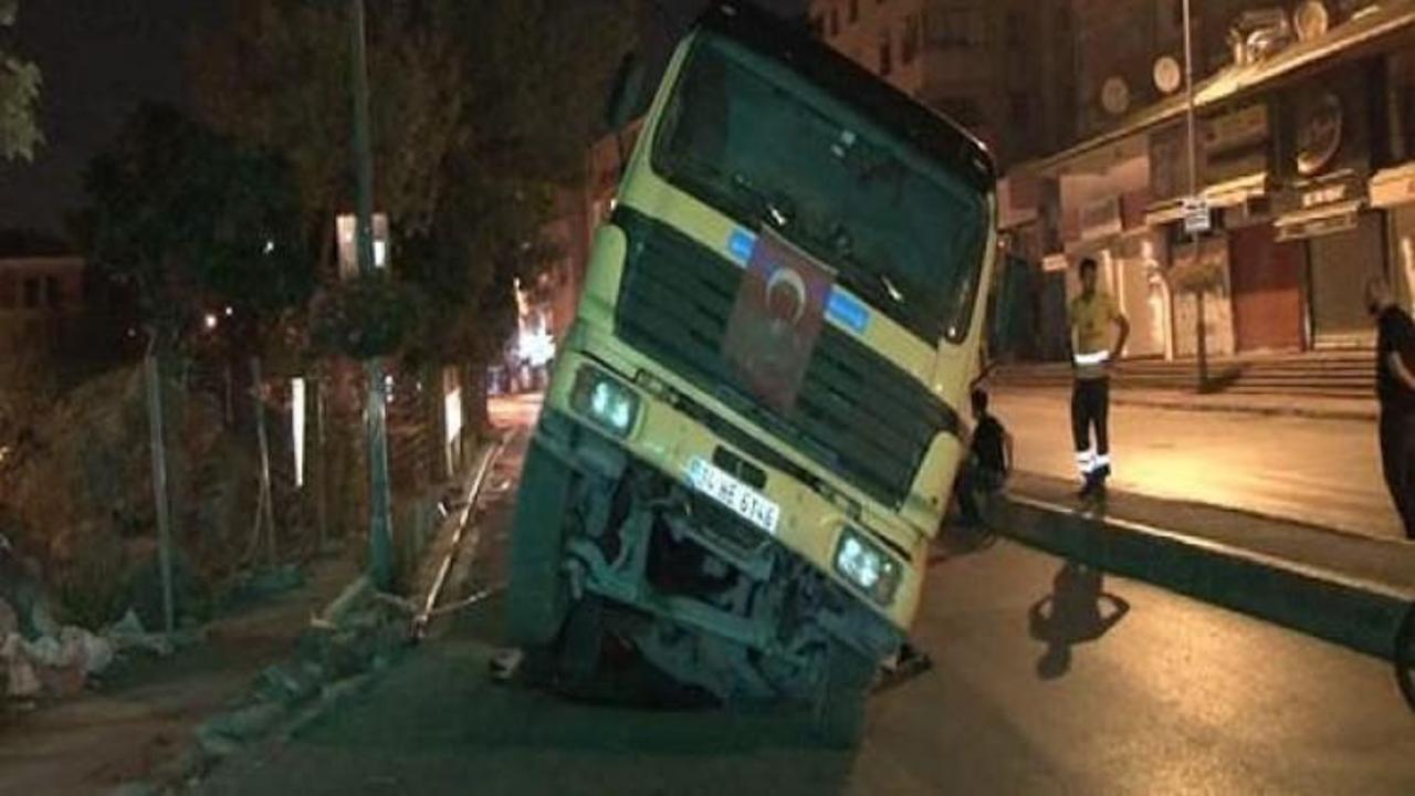 Yer: İstanbul... Bir anda yola g&ouml;m&uuml;ld&uuml;!