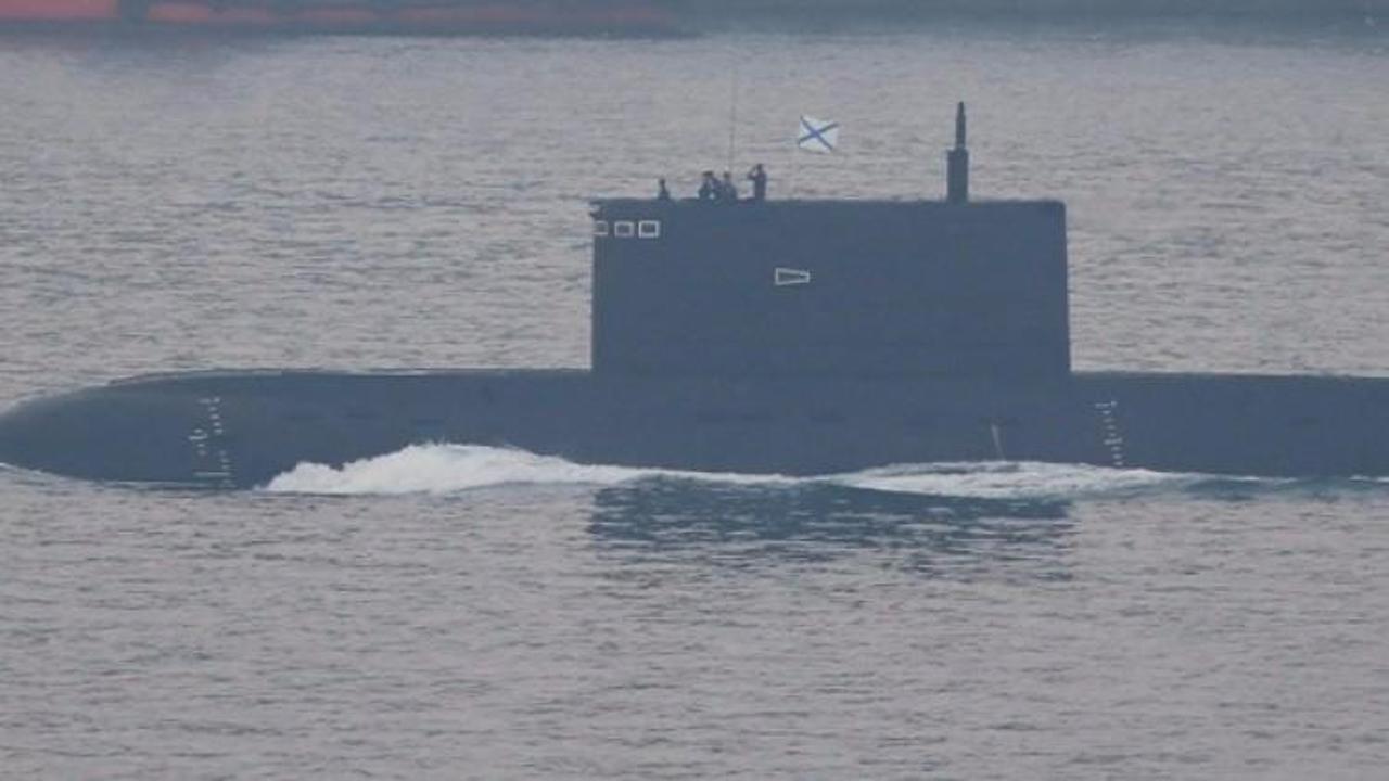 Rus denizaltısı İstanbul Boğazı'nda