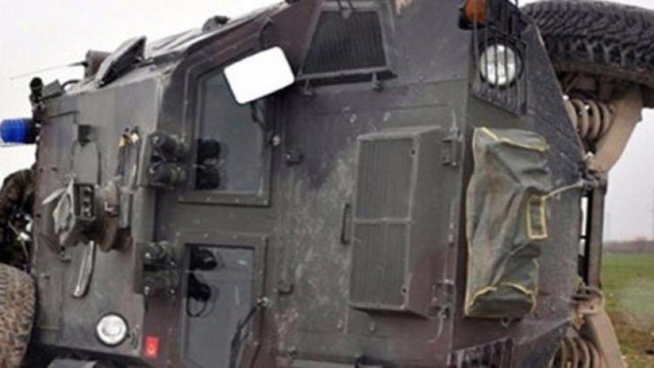 Zırhlı polis aracı devrildi: 2 polis yaralandı 