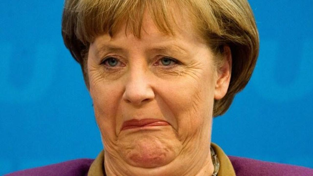 Merkel, referandumda hayır verenlere göz kırptı!