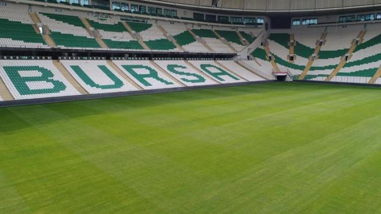 Bursaspor'un stadında hibrit çim ekimi başladı