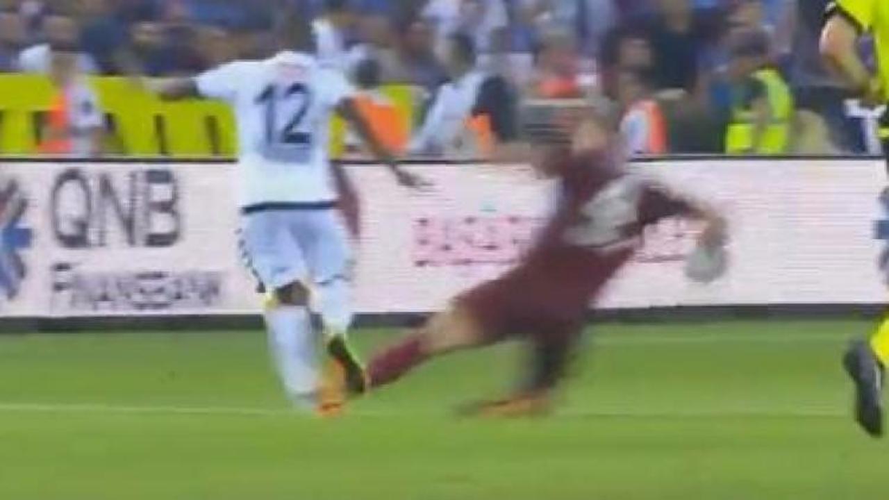 'Buna göz yuman hakem düdüğünü assın'