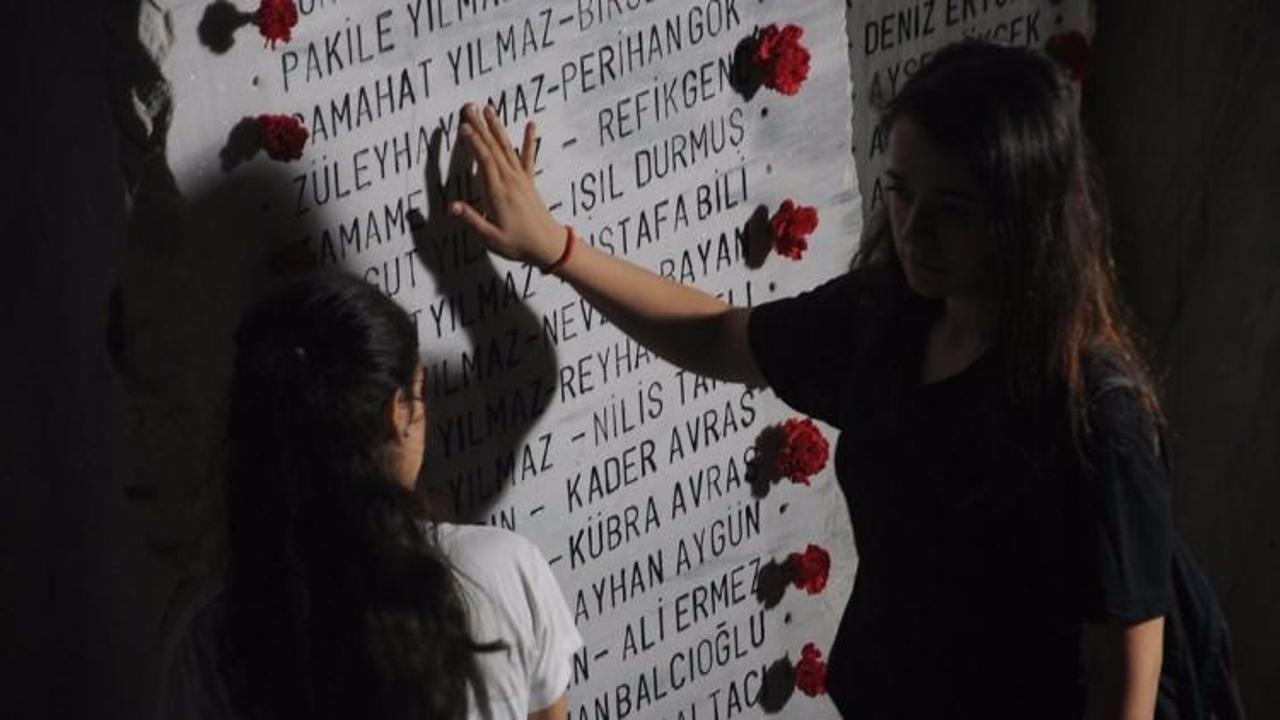 Marmara depreminde hayatını kaybedenler anıldı