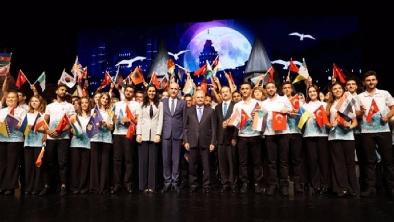 Cumhurbaşkanlığı'nda 700 gençten "Türkçe" veda