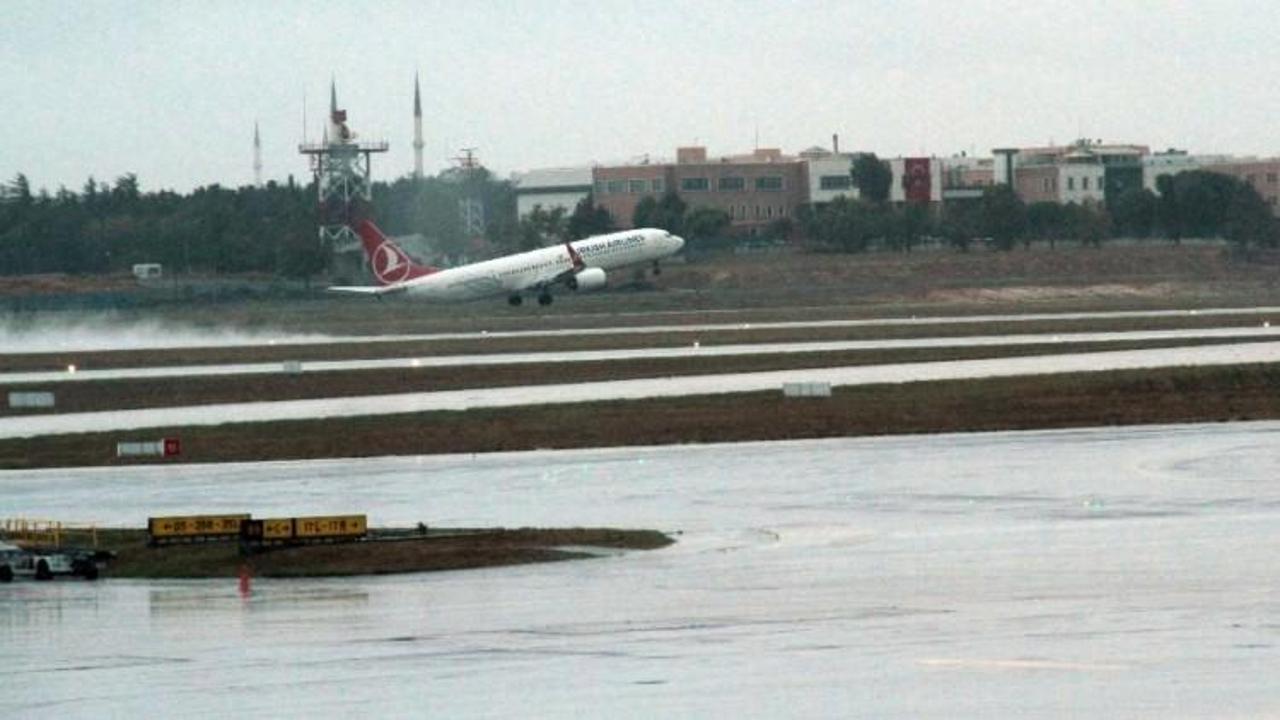 Atatürk Havalimanı'nda "kümülonimbus" engeli