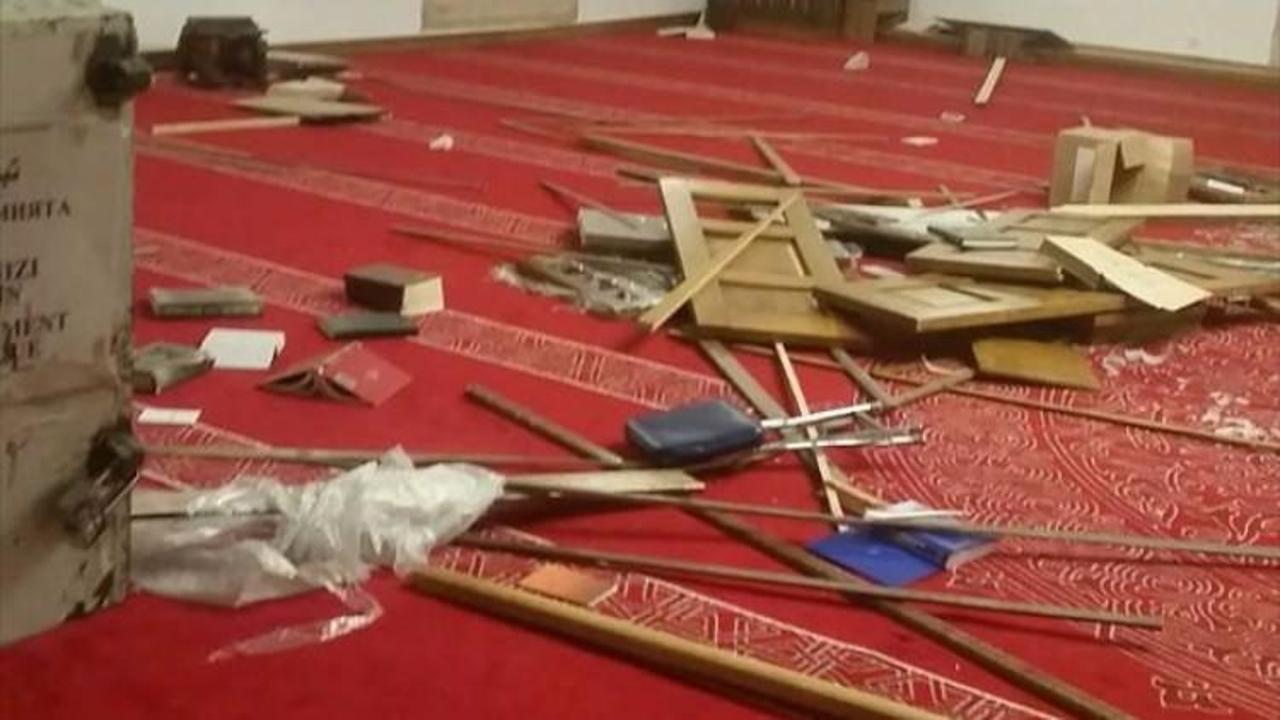 Ecdat yadigarı camiye saldırdılar!