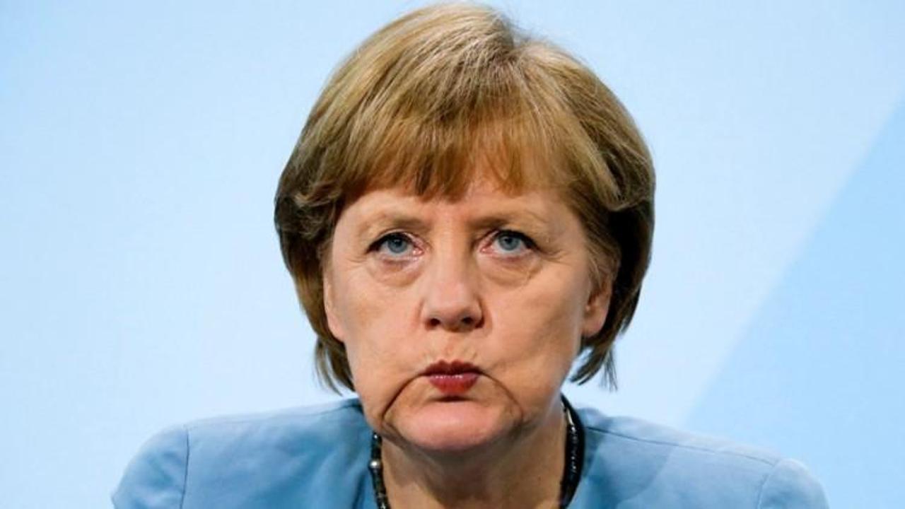 Merkel'den 'Deniz Yücel' açıklaması!