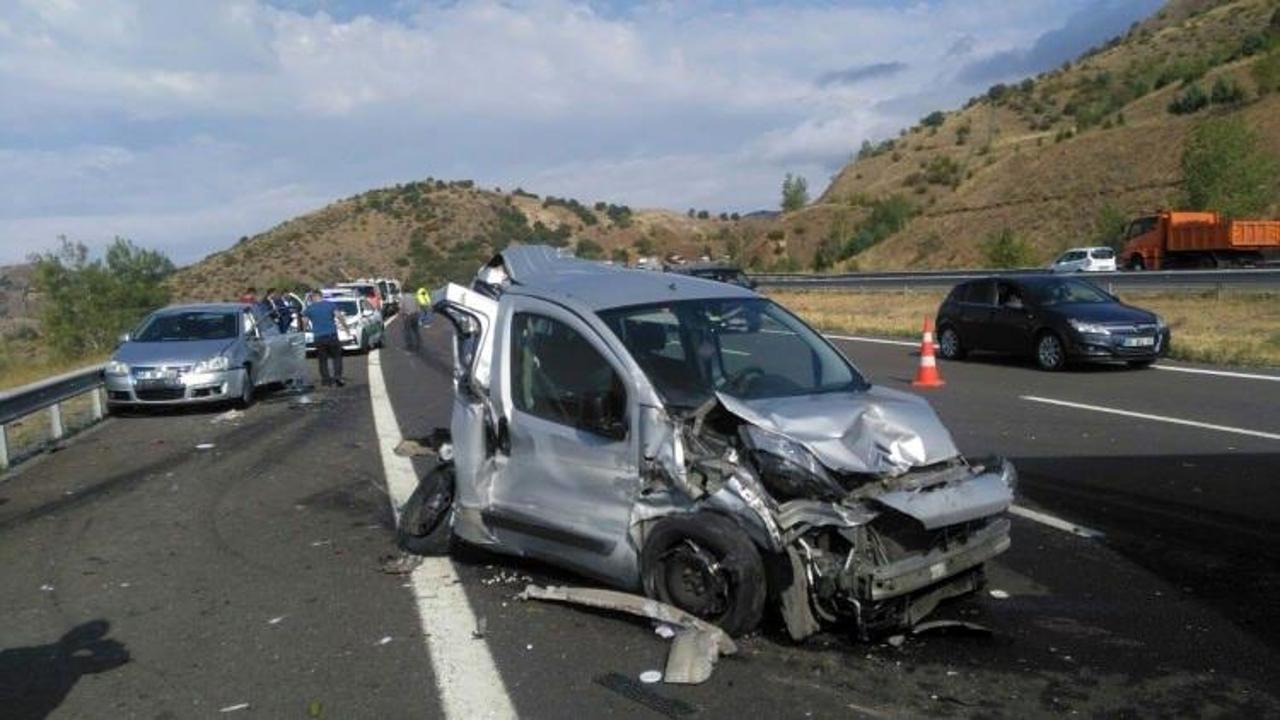 TEM'de zincirleme kaza! Ölü ve yaralılar var