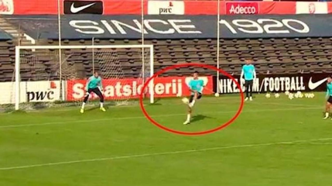 Van Persie'ye b&uuml;y&uuml;k tepki! Hani sakattın?