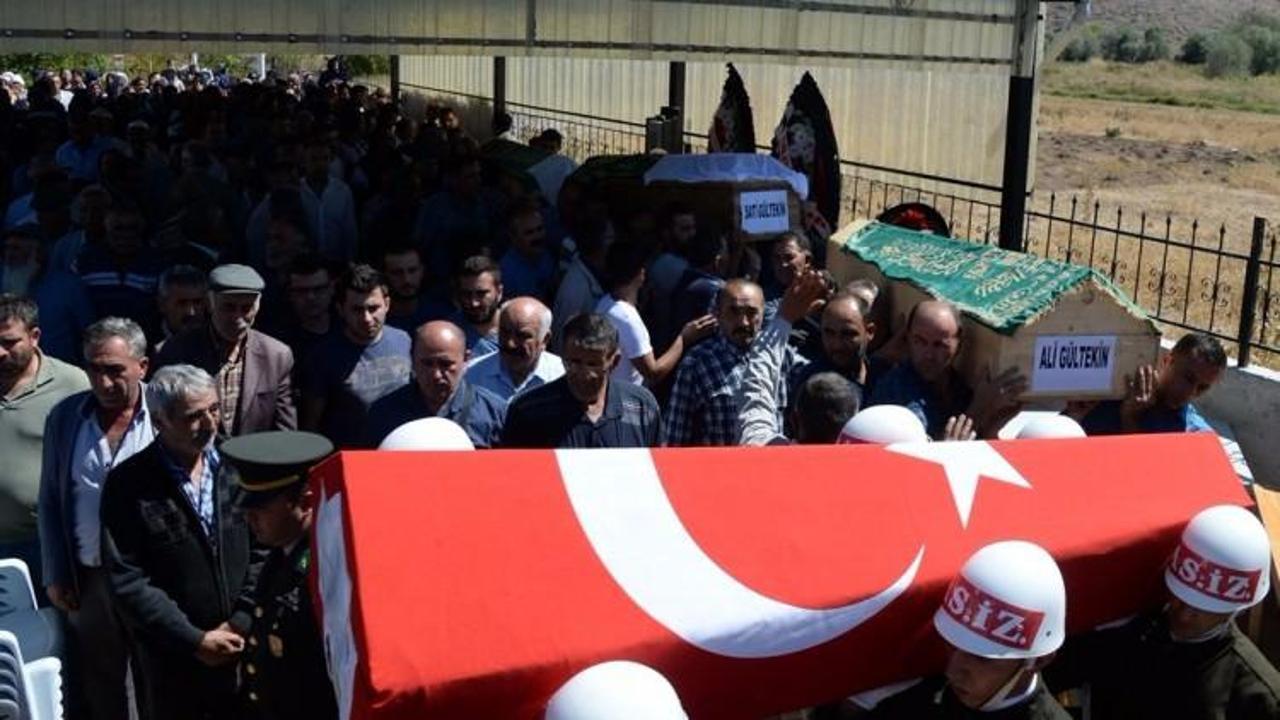 Acı manzara: 7 tabut yan yana!