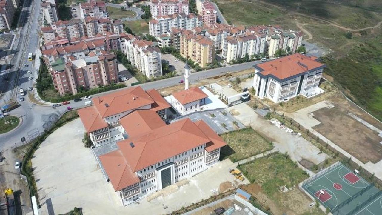 Başakşehir Belediyesi 60 okulu tamir etti