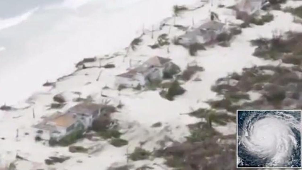 'Kasırga adaları haritadan sildi'! En az 8 &ouml;l&uuml; var
