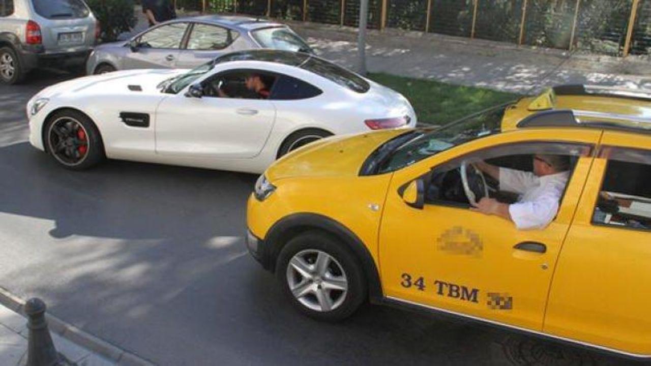 Murat Boz yeni aracıyla ilk kez g&ouml;r&uuml;nt&uuml;lendi