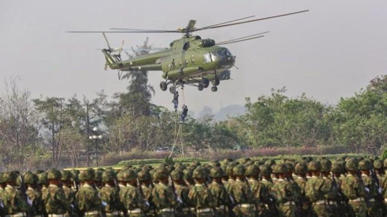 Myanmar'a büyük şok! Askeri uçakla irtibat koptu
