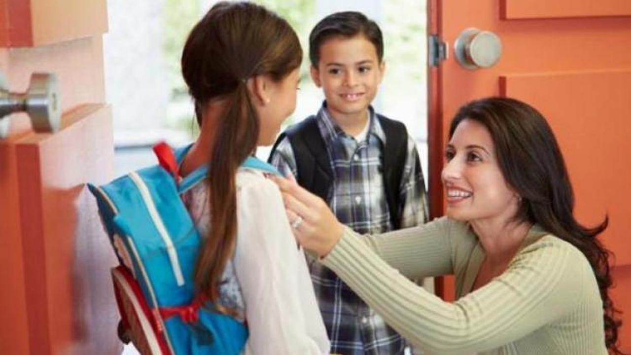 Okulun ilk g&uuml;n&uuml; &ccedil;ocuklara nasıl davranmalı?