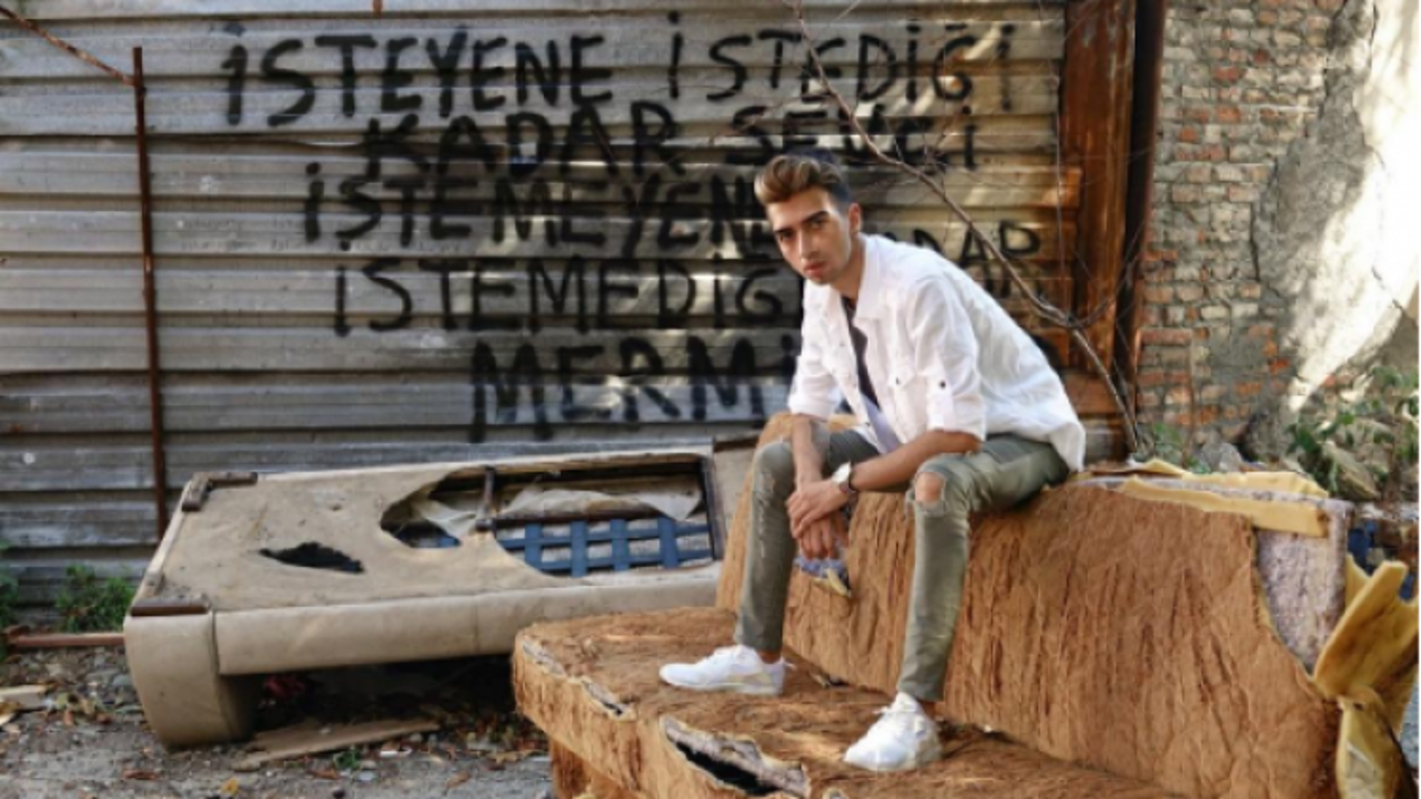 &Ccedil;ağatay Akman Bizim Hikaye'ye klip &ccedil;ekti! Bizim Hikaye dizi m&uuml;ziği