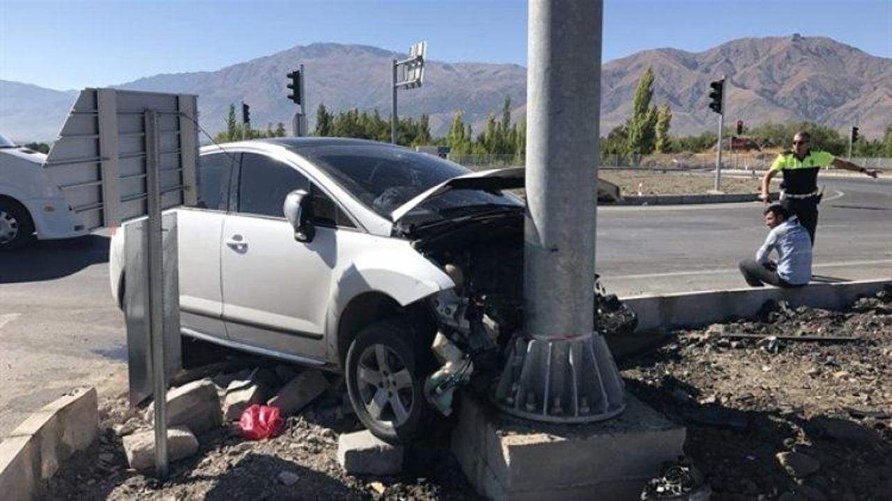 Erzincan'da trafik kazası : 5 yaralı