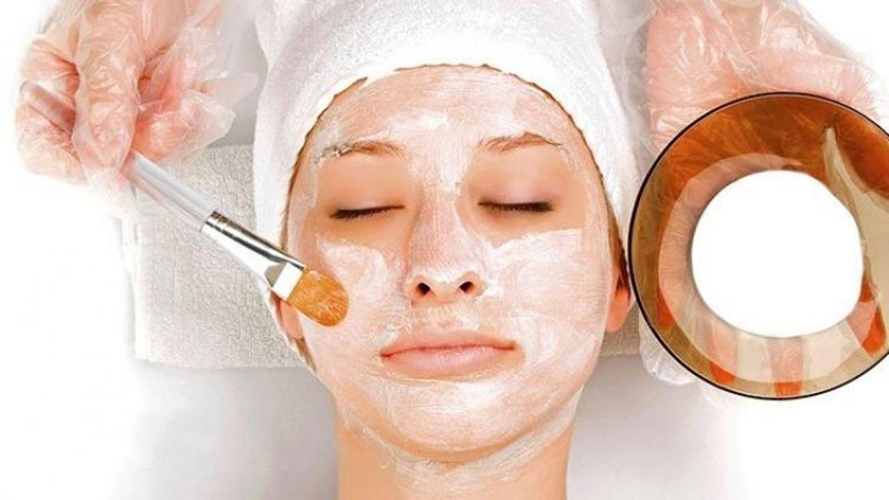 Hem sa&ccedil;a hem y&uuml;ze s&uuml;r&uuml;lebilen maske 