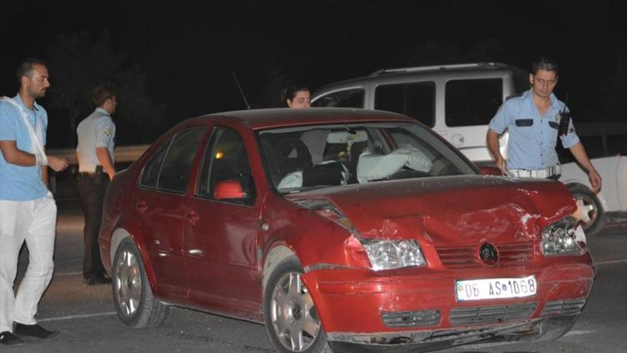 Konya'da otomobil hafif ticari araçla çarpıştı: 8 yaralı