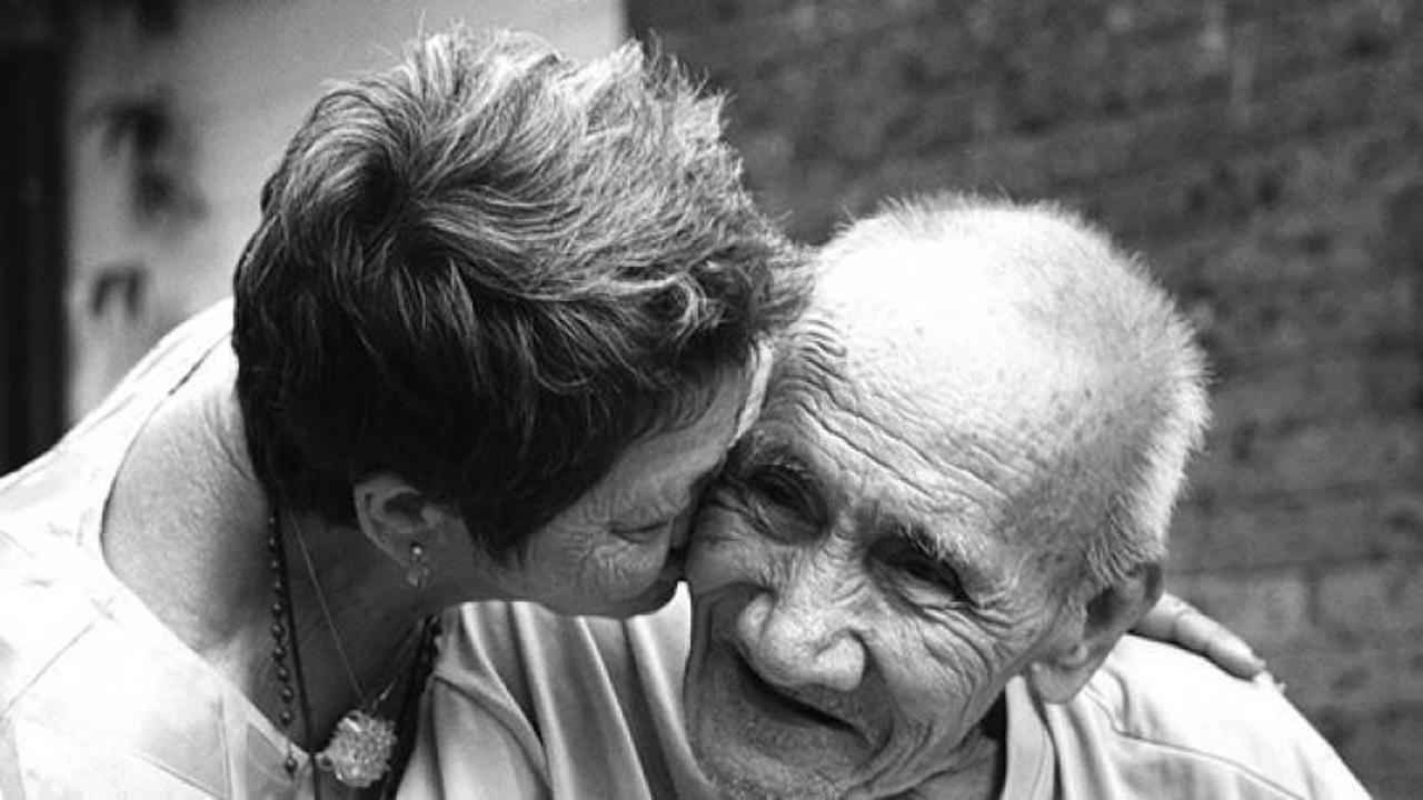 Alzheimer hasta yakınlarına destek sempozyumu