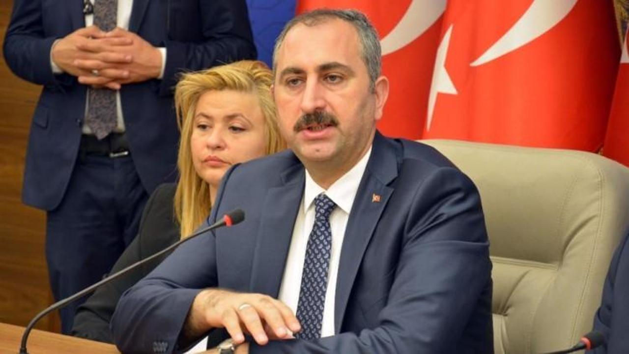 Adalet Bakanı'ndan tek tip kıyafet a&ccedil;ıklaması