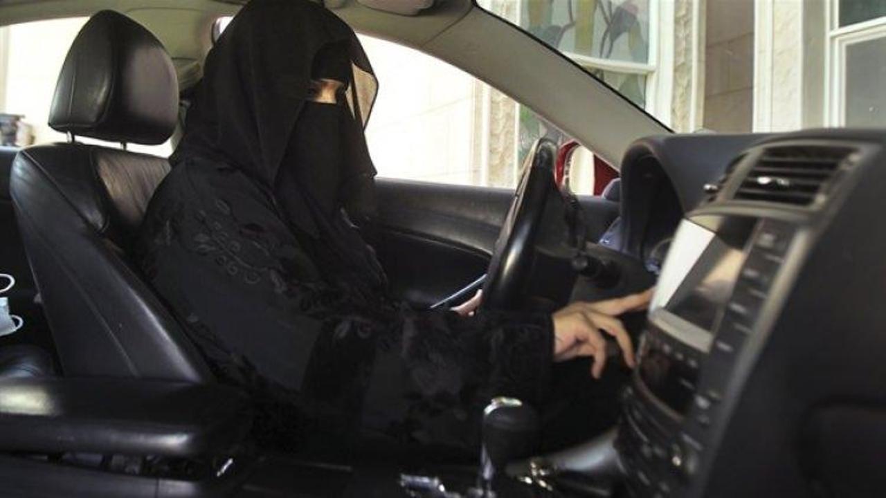 S.Arabistan'dan kadınlar için ehliyet kararnamesi