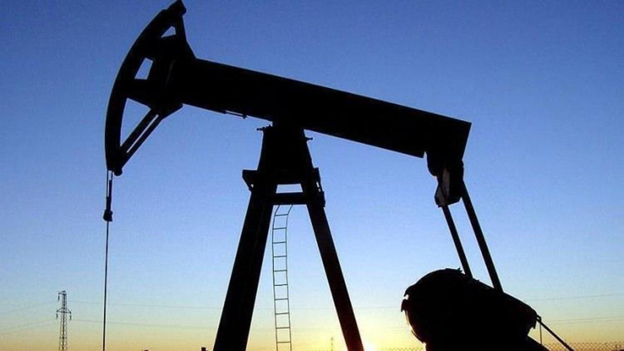 Brent petrolün varili 55,72 dolar düzeyinde