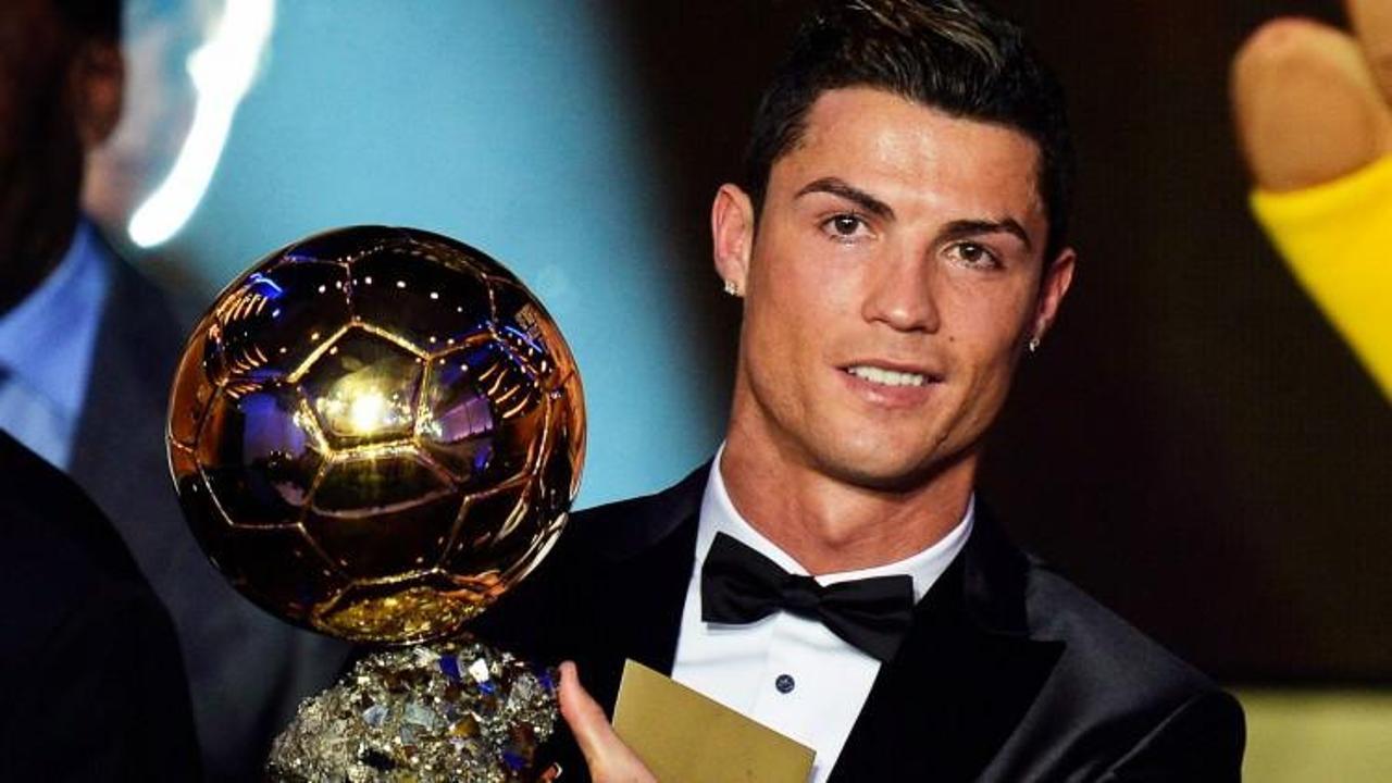 Ronaldo, Ballon d'Or ödülünü sattı!