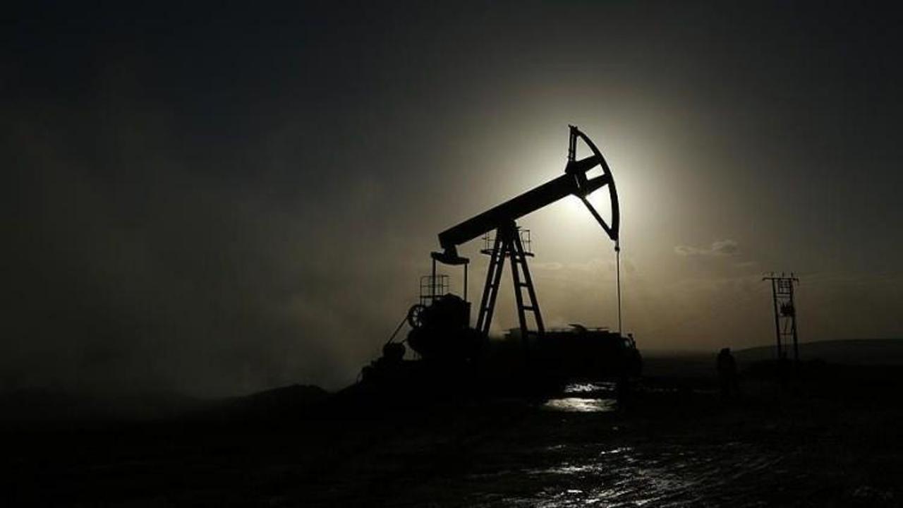 Brent petrolün varili 55,74 dolar
