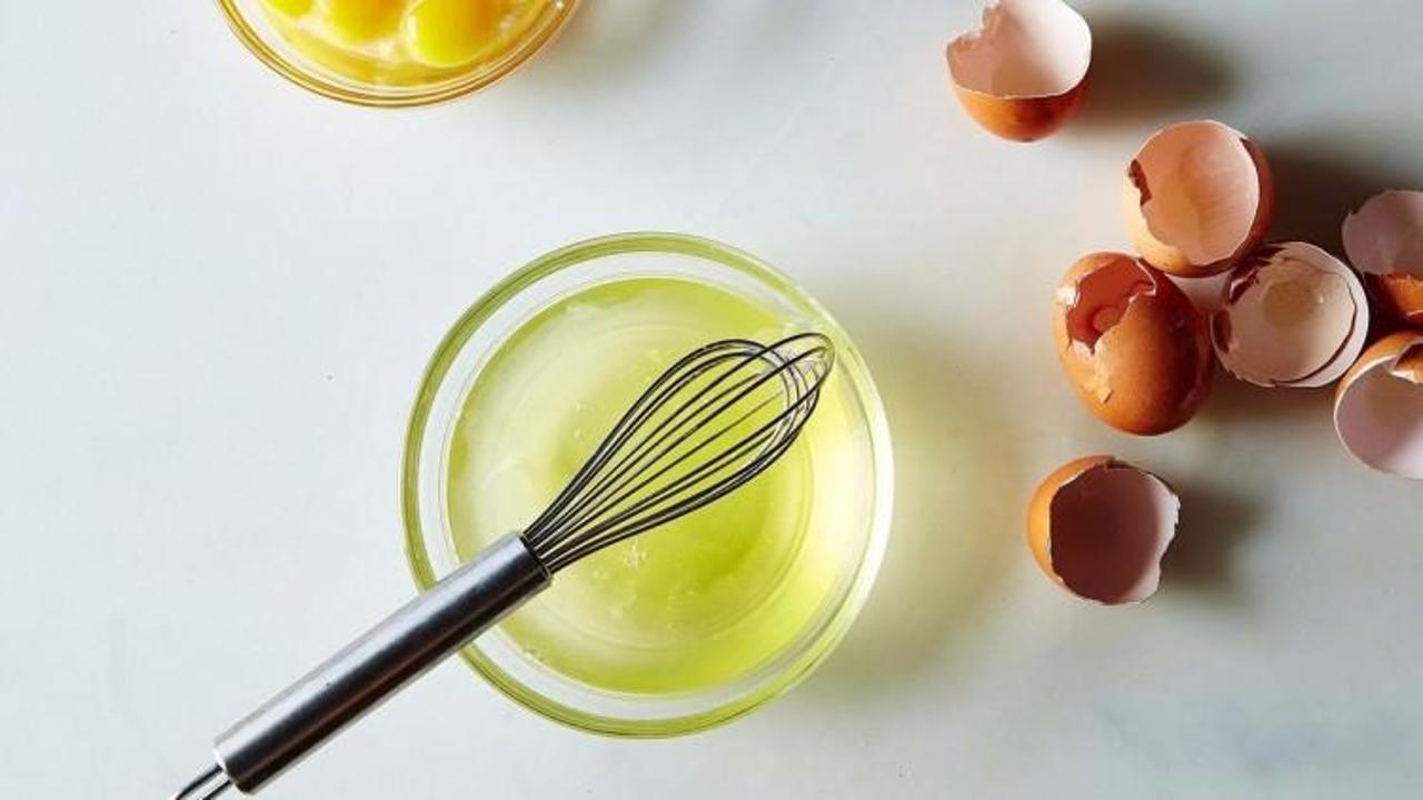 Anne s&uuml;t&uuml;nden sonra en sağlıklı besin! Yumurta akının mucize faydaları...