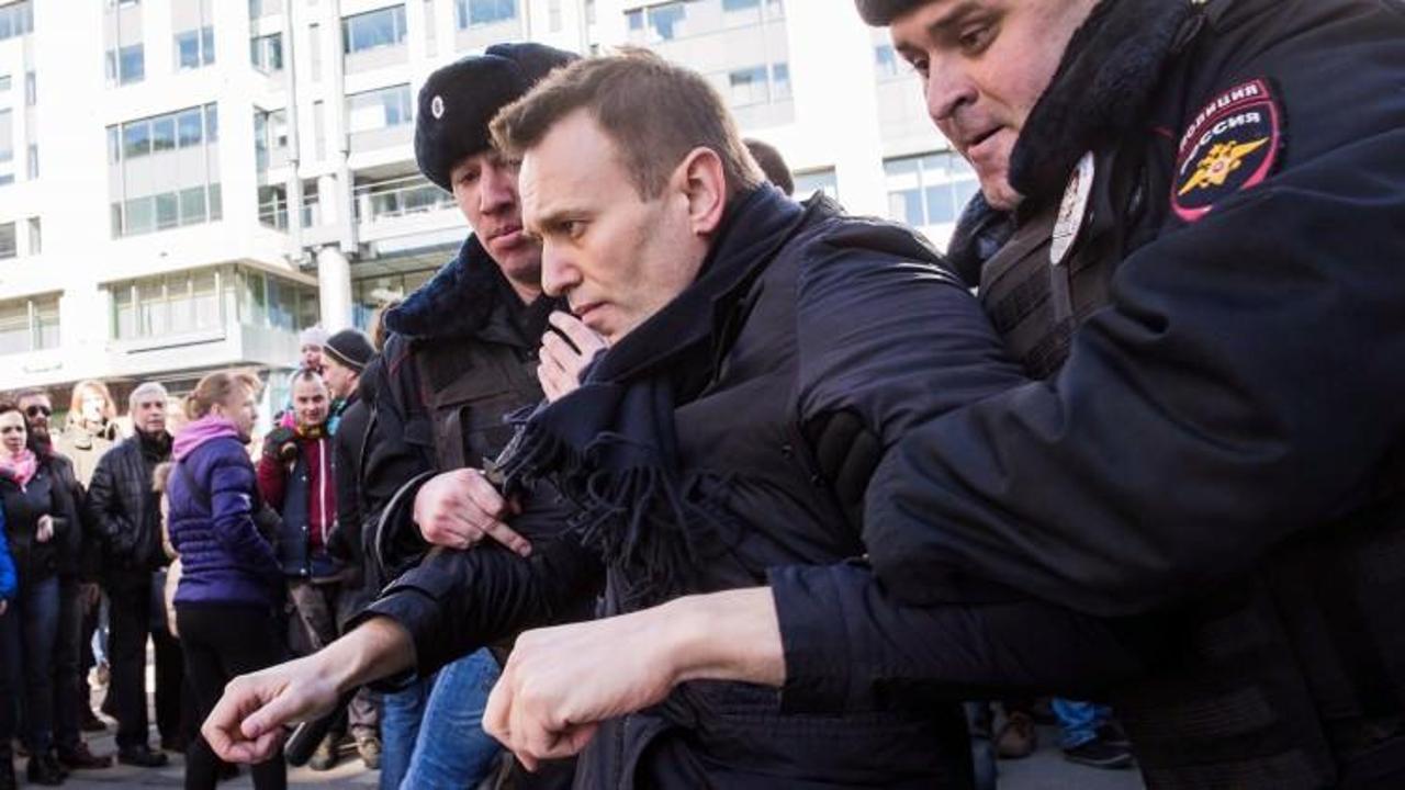 Rus muhalif lider hapisten çıktı!