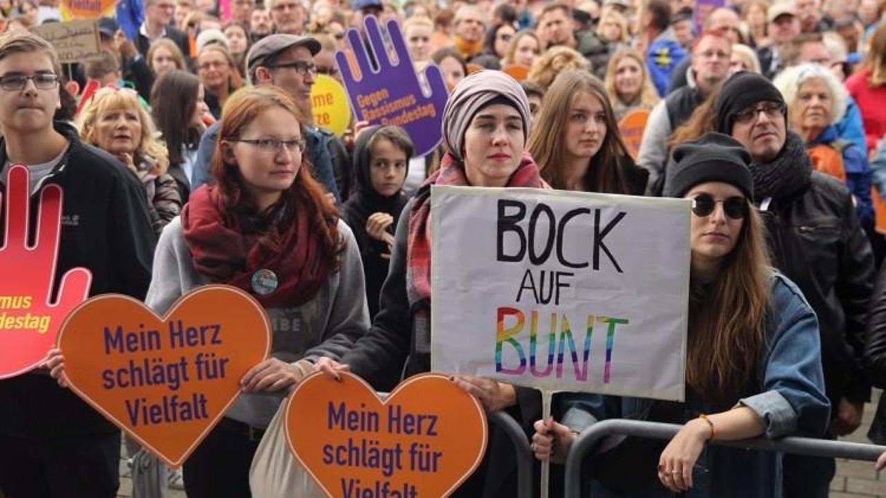 Almanya'da kriz tırmanıyor: Durdurun!