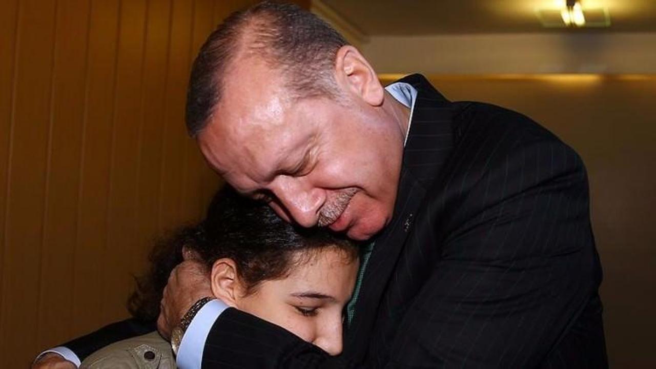 Görme engelli Tuğçe Erdoğan'ı duygulandırdı