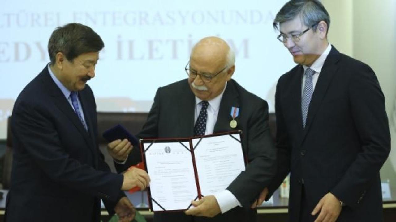 Kazakistan Cumhurbaşkanından Nabi Avcı'ya ödül