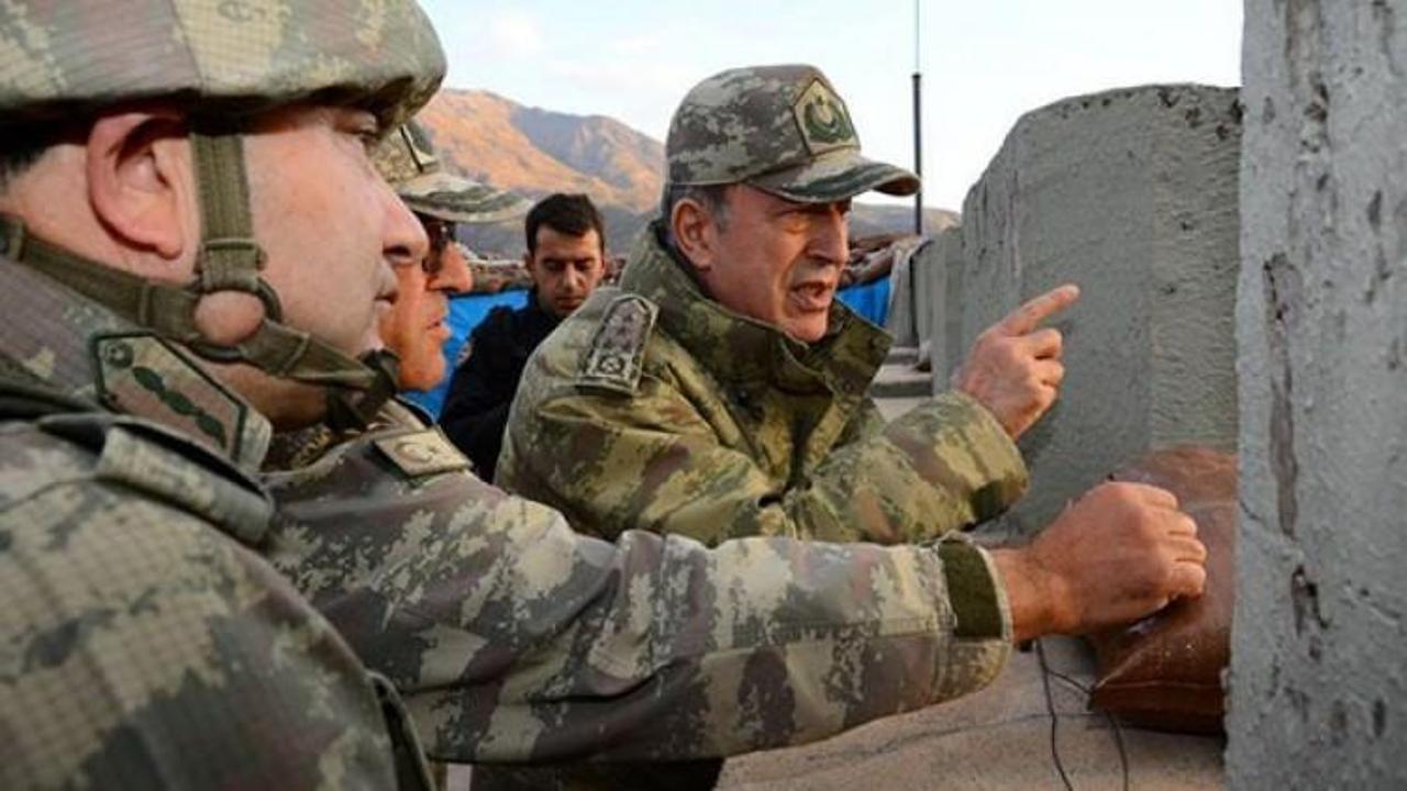 Hulusi Akar geceyi Dağlıca'da ge&ccedil;irdi!