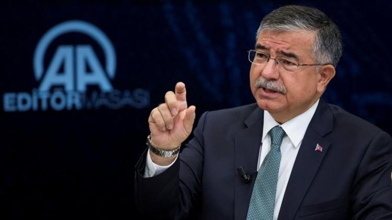 Bakan a&ccedil;ıkladı! 20 bin &ouml;ğretmen alınacak