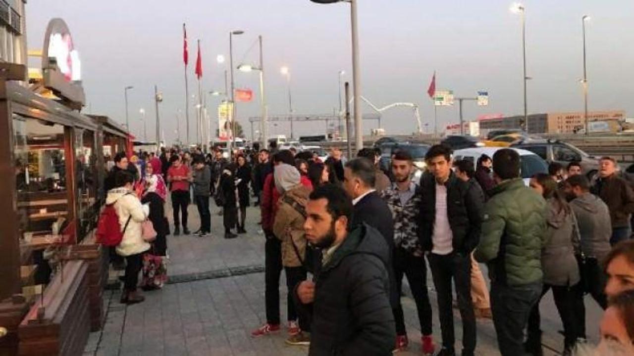 AVM'de hareketli dakikalar: 8 gözaltı