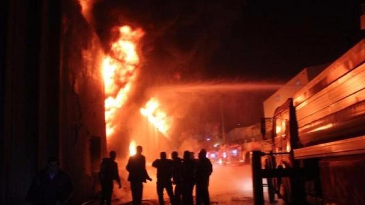 Karaman'da plastik fabrikasında yangın