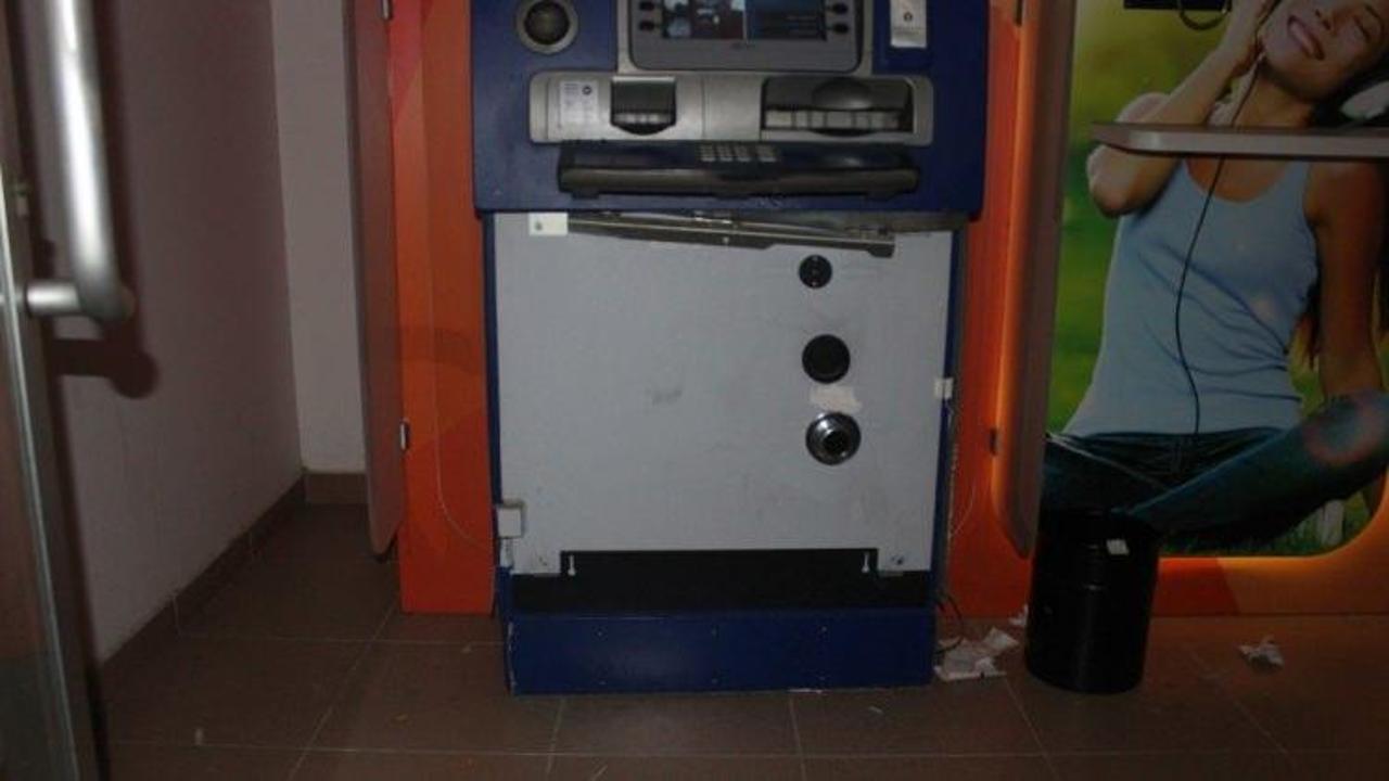 Adana'da ATM'den hırsızlık girişimi