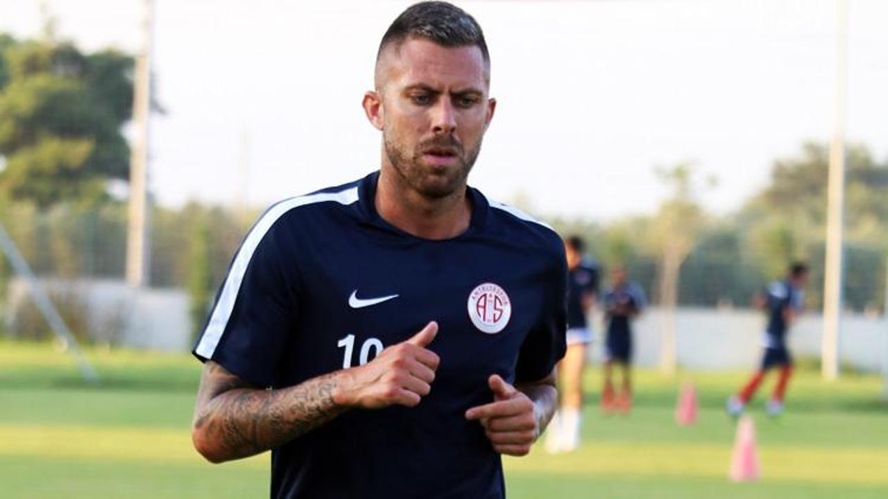 Menez, Antalyaspor'dan ayrılmak istiyor