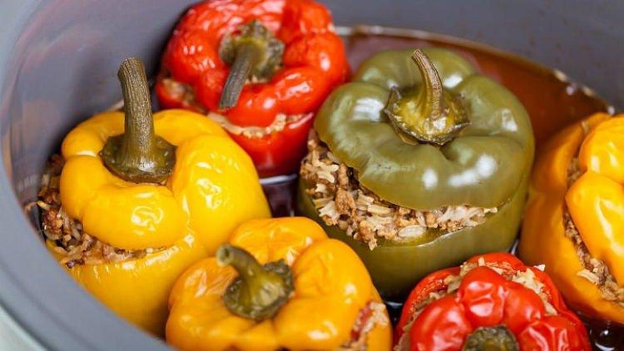 Karabuğdaylı renkli biber dolması tarifi