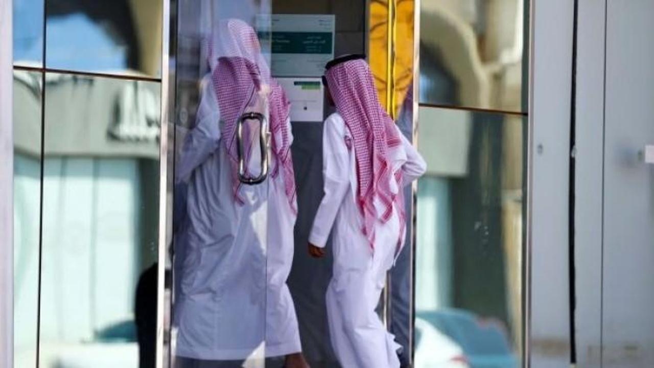 Suudi Arabistan'da kaçışlar başladı